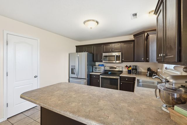 4301 COTTON WOOD DR, Columbia, MO 65202