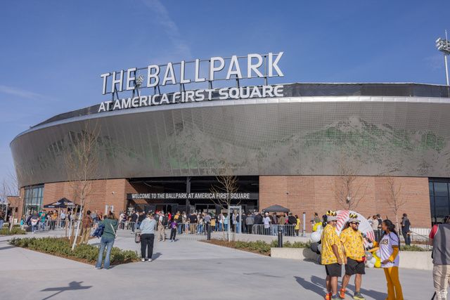 11434 S GLASS HILL DR, South Jordan, UT 84009