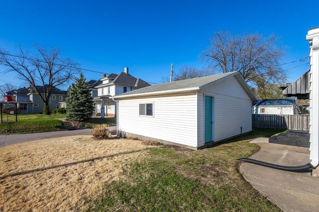 2633 16 Street, Moline, IL 61265