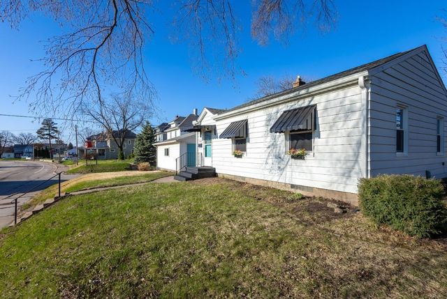2633 16 Street, Moline, IL 61265