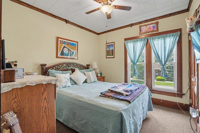 502 6th Avenue, De Witt, IA 52742