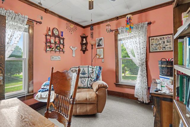 502 6th Avenue, De Witt, IA 52742