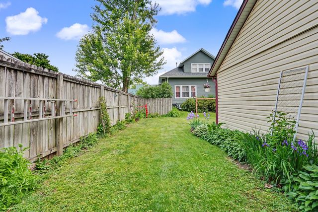 502 6th Avenue, De Witt, IA 52742
