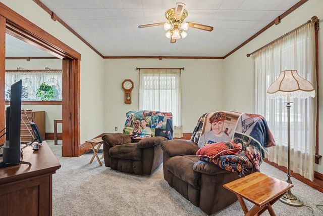 502 6th Avenue, De Witt, IA 52742