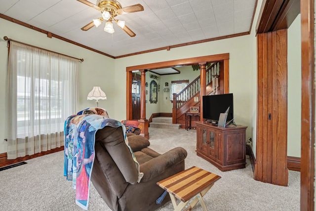 502 6th Avenue, De Witt, IA 52742