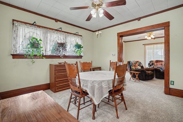 502 6th Avenue, De Witt, IA 52742
