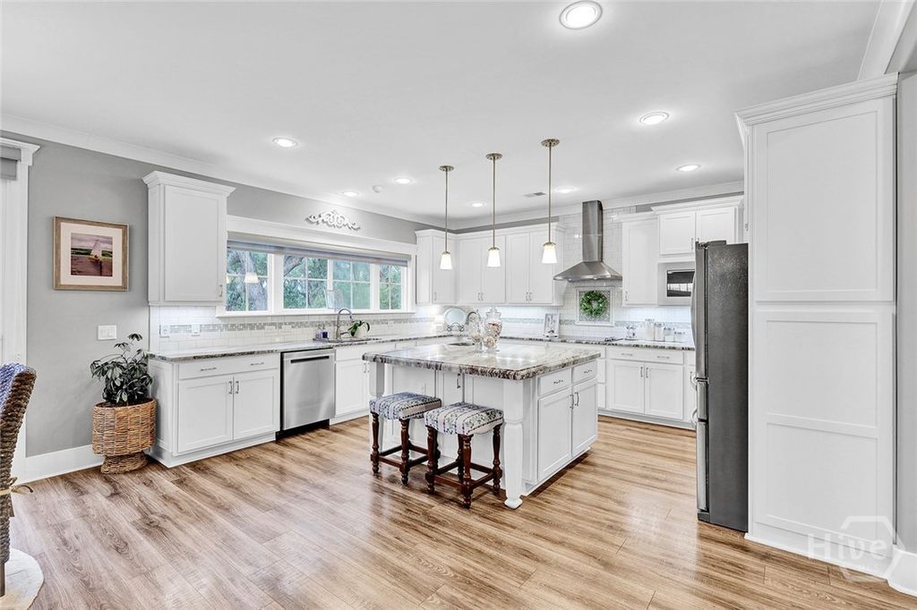 Image 12 of property listing at 14 Dockside Drive, Savannah, GA 31410