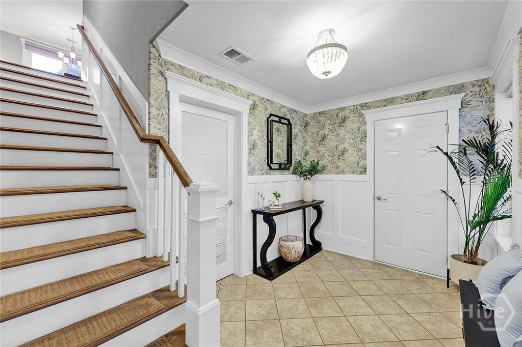 Image 3 of property listing at 14 Dockside Drive, Savannah, GA 31410