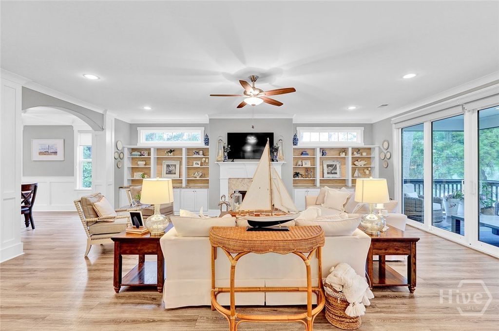 Image 6 of property listing at 14 Dockside Drive, Savannah, GA 31410
