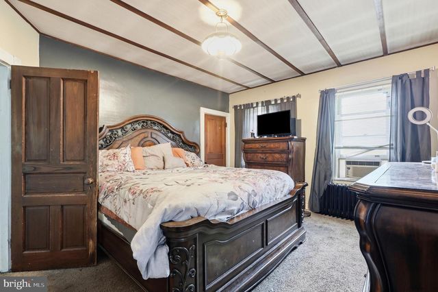 503 CHESTER PIKE, Sharon Hill, PA 19079