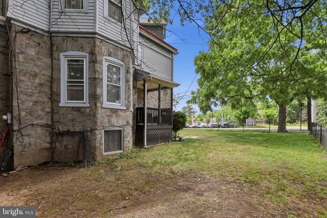 503 CHESTER PIKE, Sharon Hill, PA 19079
