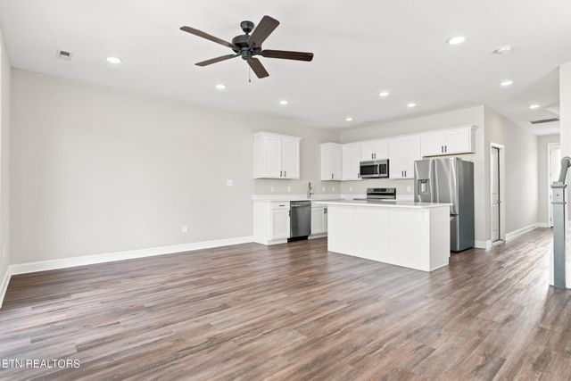 355 Harper Village Way, Lenoir City, TN 37771
