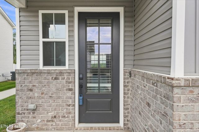355 Harper Village Way, Lenoir City, TN 37771