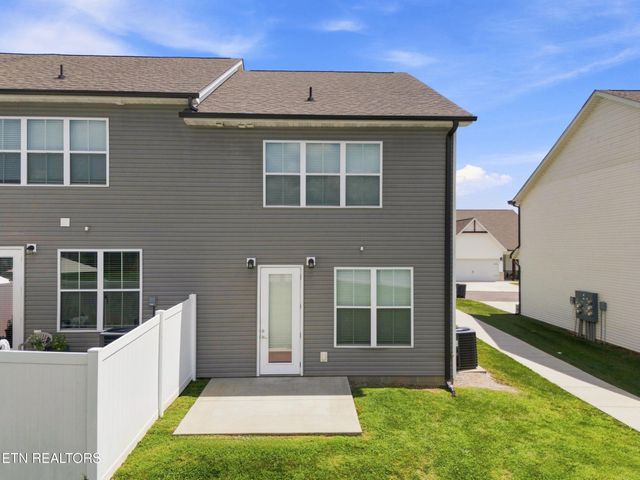355 Harper Village Way, Lenoir City, TN 37771