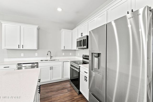 355 Harper Village Way, Lenoir City, TN 37771