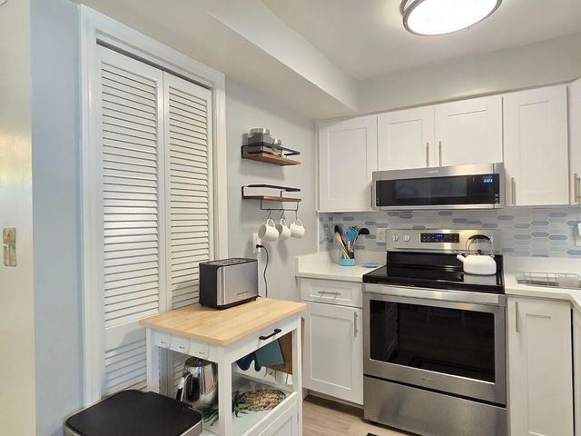 7605 Ridgewood Avenue 111, Cape Canaveral, FL 32920