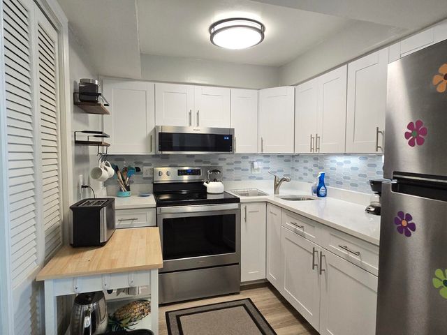 7605 Ridgewood Avenue 111, Cape Canaveral, FL 32920