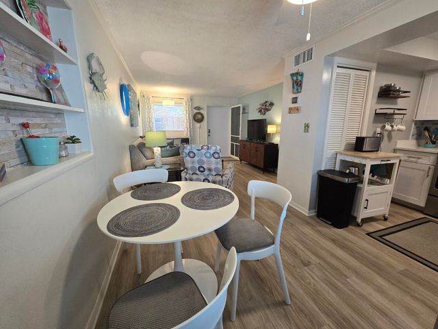 7605 Ridgewood Avenue 111, Cape Canaveral, FL 32920