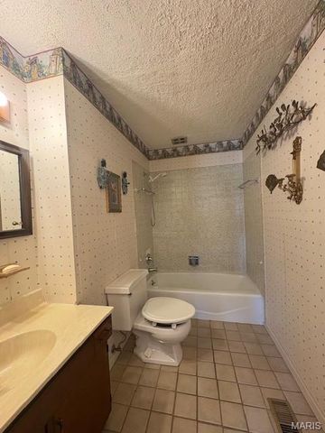 806 Elba Lane, Bellefontaine Nghbrs, MO 63137