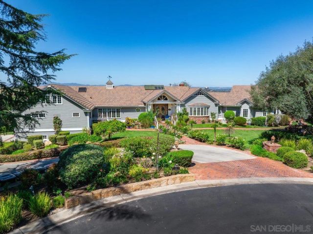 1 Rolling View, Fallbrook, CA 92028