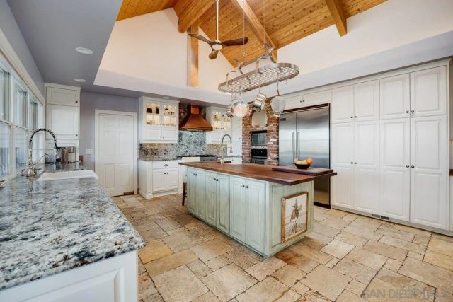 1 Rolling View, Fallbrook, CA 92028