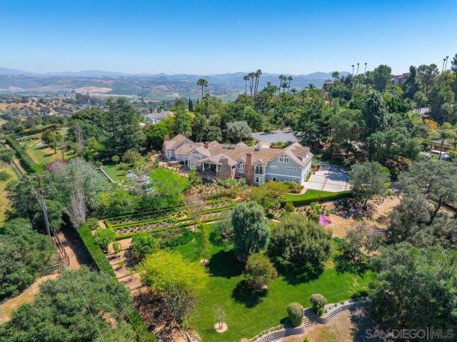 1 Rolling View, Fallbrook, CA 92028