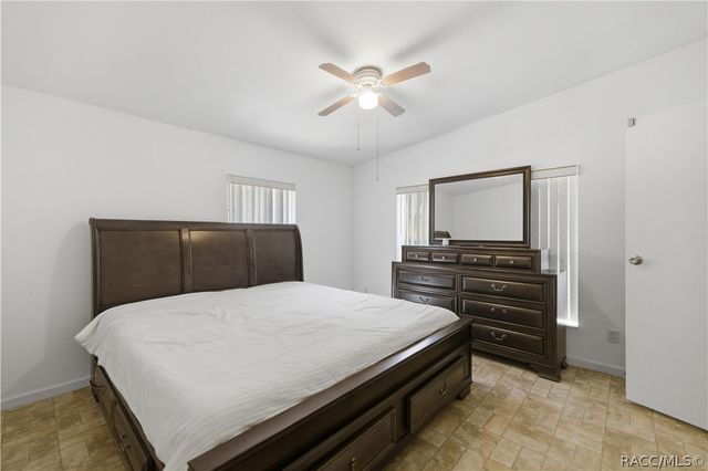 10484 N Burgundy Point, Dunnellon, FL 34433