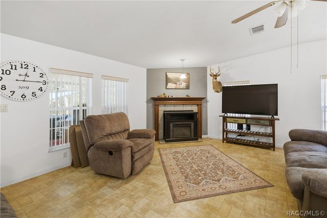 10484 N Burgundy Point, Dunnellon, FL 34433