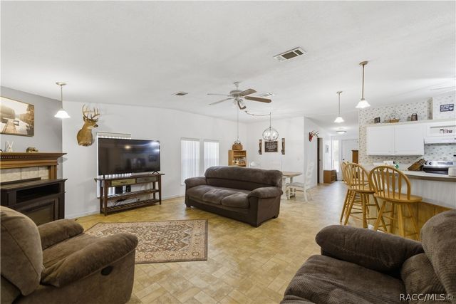 10484 N Burgundy Point, Dunnellon, FL 34433