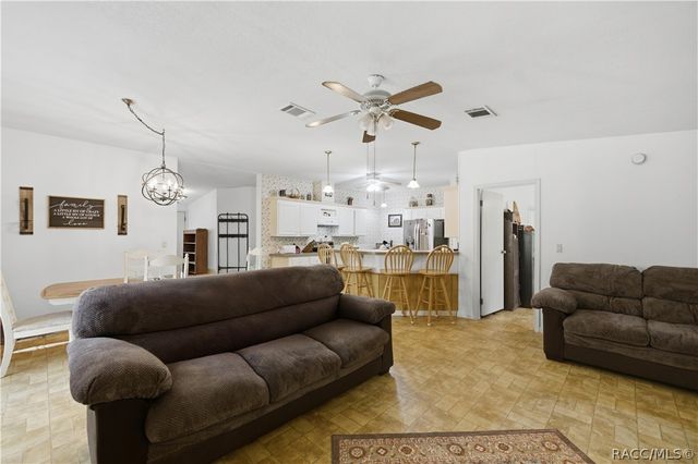 10484 N Burgundy Point, Dunnellon, FL 34433