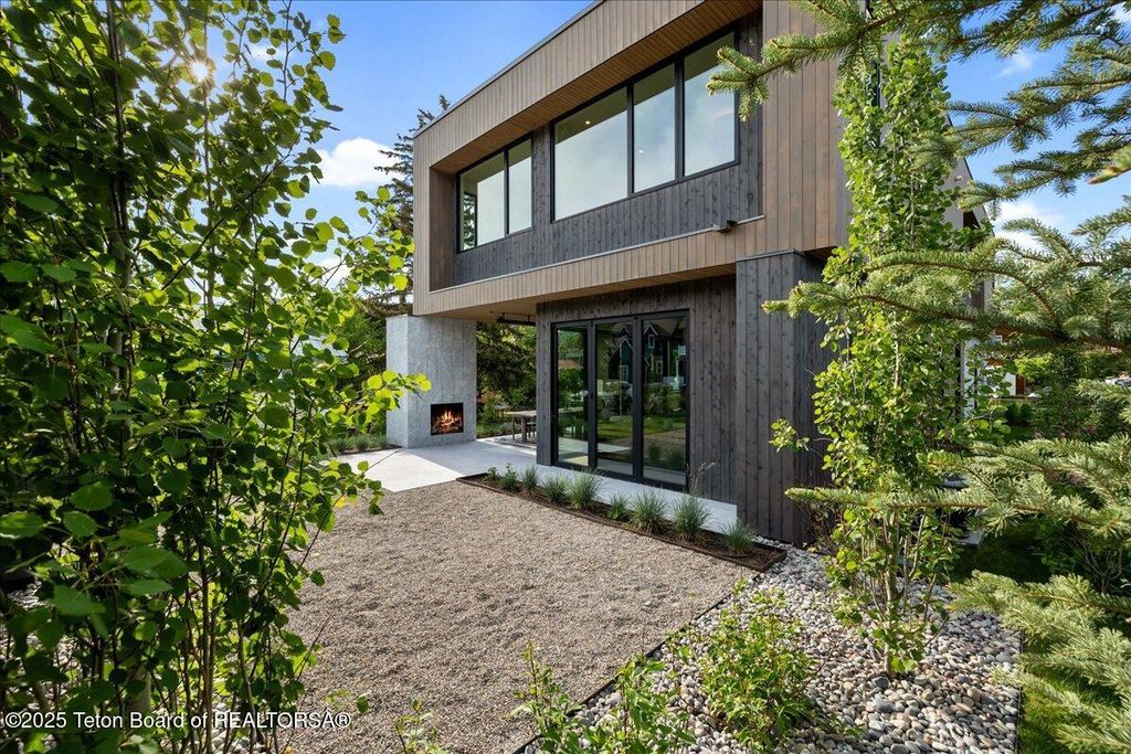 620 E SIMPSON Avenue, Jackson, WY 83001 photo 18