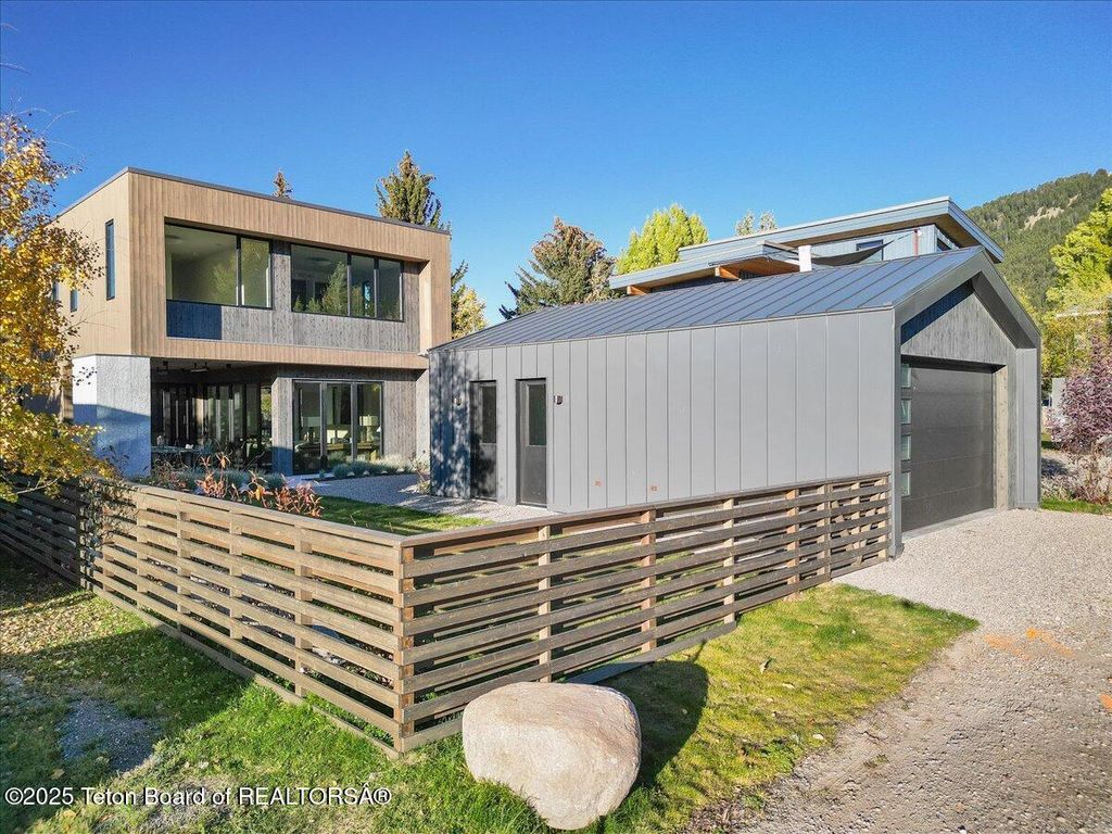 620 E SIMPSON Avenue, Jackson, WY 83001 photo 22