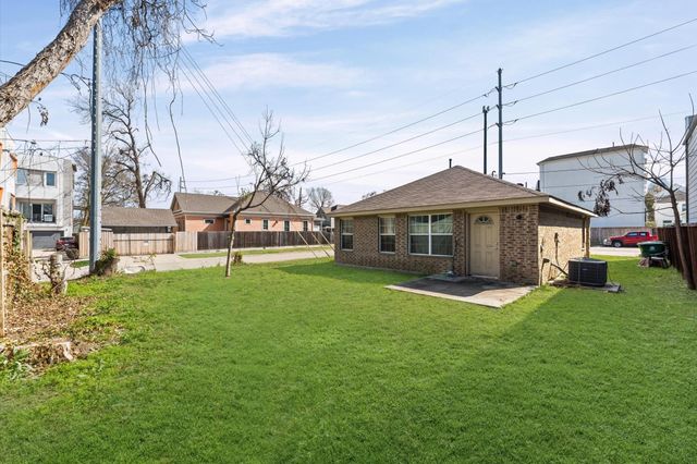 1302 Shearn Street, Houston, TX 77007