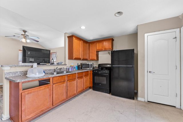 1302 Shearn Street, Houston, TX 77007