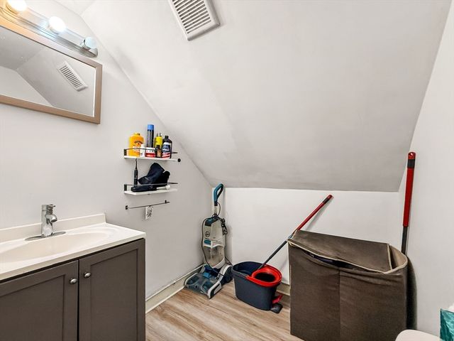 76 Baldwin Ave, Everett, MA 02149