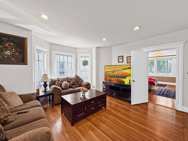 76 Baldwin Ave, Everett, MA 02149