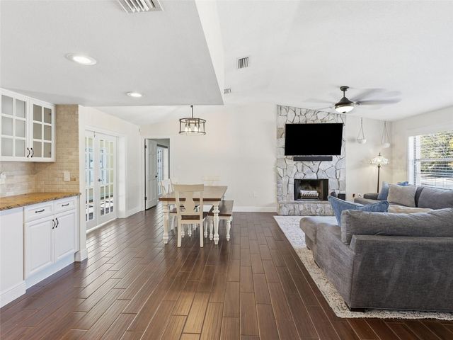 9429 LAURA ANNE DRIVE, Seminole, FL 33776