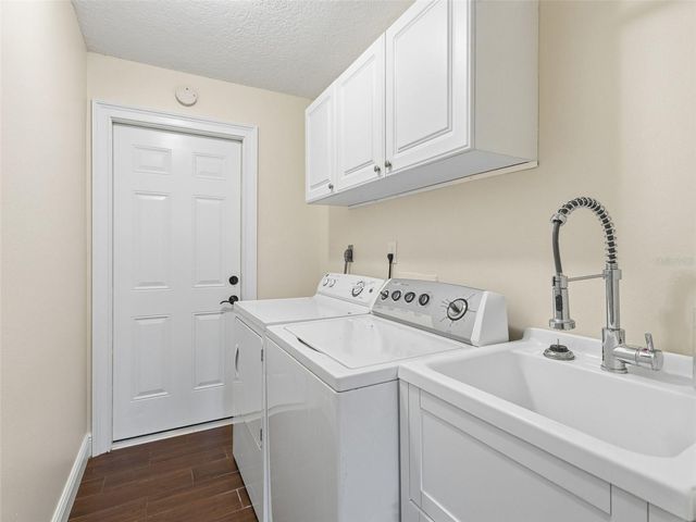 9429 LAURA ANNE DRIVE, Seminole, FL 33776