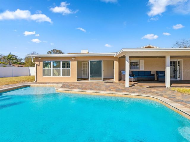 9429 LAURA ANNE DRIVE, Seminole, FL 33776