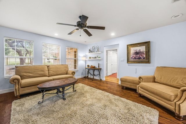 2110 Spring Valley DR, Dripping Springs, TX 78620