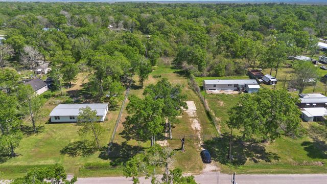108 County Road 4012, Dayton, TX 77535