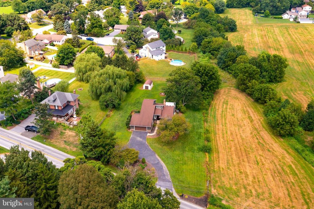 749 VILLAGE RD, Lancaster, PA 17602