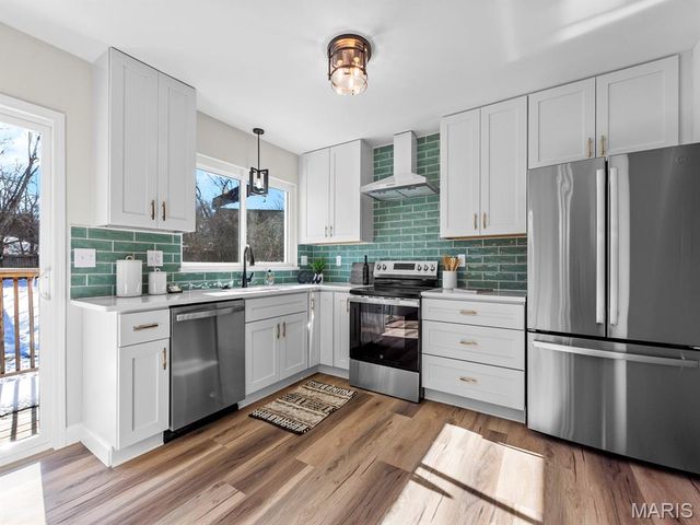 435 Holly Terrace Court, Ballwin, MO 63011