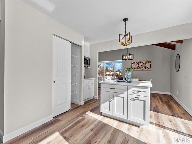 435 Holly Terrace Court, Ballwin, MO 63011