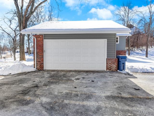 435 Holly Terrace Court, Ballwin, MO 63011