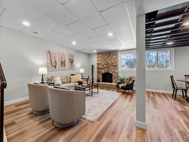 435 Holly Terrace Court, Ballwin, MO 63011