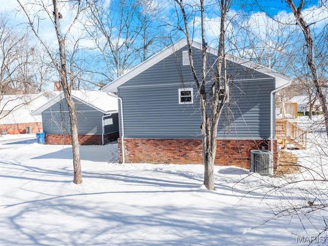 435 Holly Terrace Court, Ballwin, MO 63011