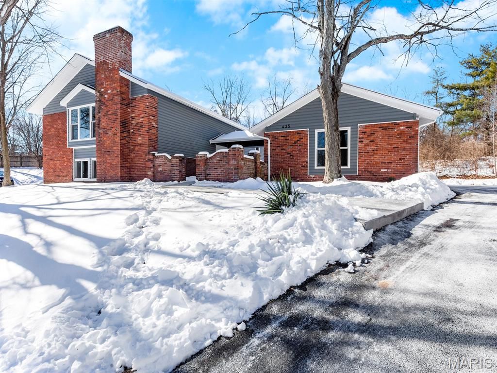 435 Holly Terrace Court, Ballwin, MO 63011