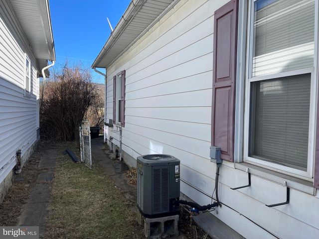 36 RAILROAD ST, Lewistown, PA 17044