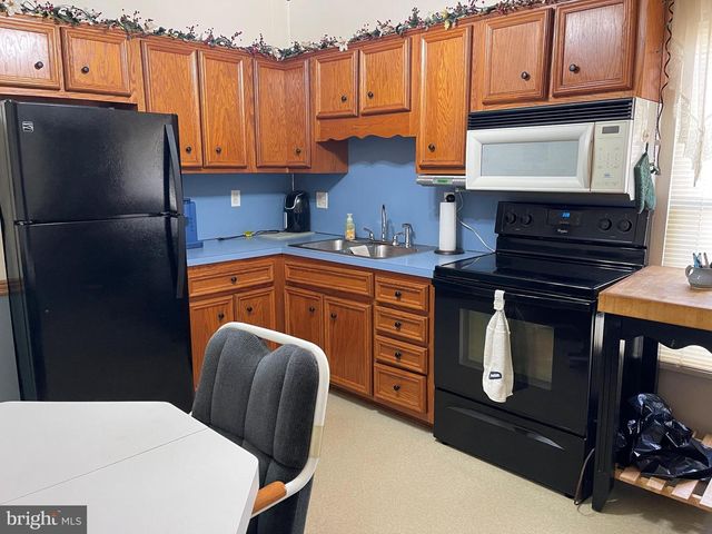 36 RAILROAD ST, Lewistown, PA 17044